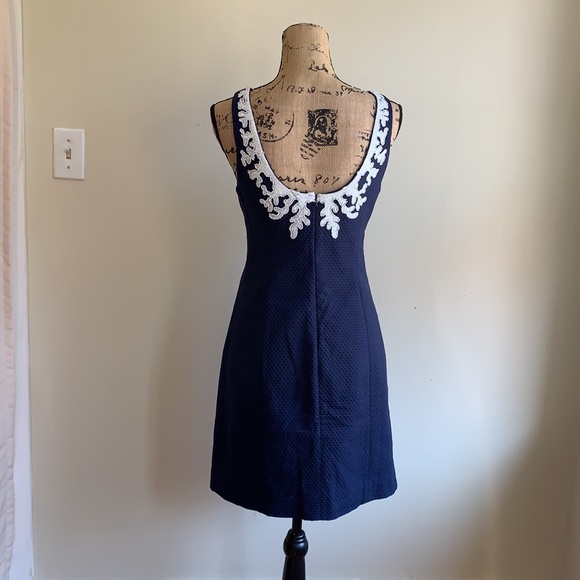 Lilly Pulitzer blue white jacquard sheath dress 2 - Picture 13 of 16